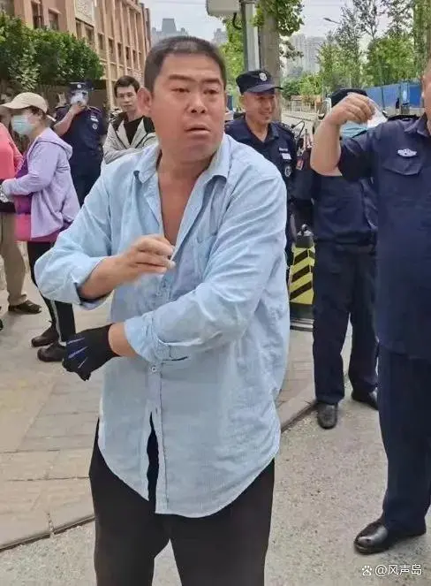 一个美食守护者外卖员59次丢失了他的尊严